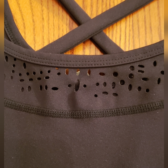 Lane Bryant "Livi Active" black racerback top - size 14/16 - Picture 6 of 9